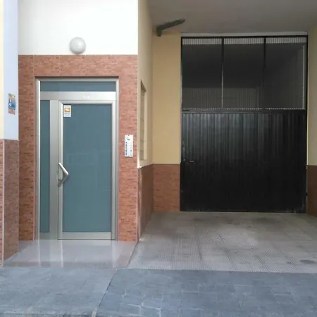 Frente De La Playa * 托雷维耶哈